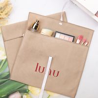 Pochette cadeau en suède beige de luxe avec ruban personnalisé et nœud, idéale pour l'emballage de textiles de maison, vêtements et cosmétiques