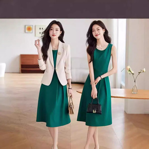 Women's Apricot Short Blazer Solid Color Polyester Anti-Wrinkle Korean Style Spring Autumn Casual Top - Product Image 1