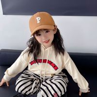 Gepersonaliseerde kinderpet met P-letter, baseballcap voor jongens en meisjes, effen kleur, sportief, handgestikte buitenlandse stijl, hiphop