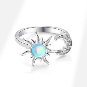 Anillo de Compromiso Delicado con Diseño de Sol y Luna de Circonio, Chapado en Rodio sobre Cobre, Antideslustre, Giratorio, Joyería para Aliviar la Ansiedad, Unisex para Hombres y Mujeres - Product Image 4