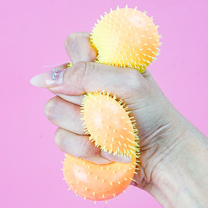 Palla Antistress in Peluche che Cambia Colore, Giocattolo per Alleviare lo Stress, Vendita Transfrontaliera - Product Image 1