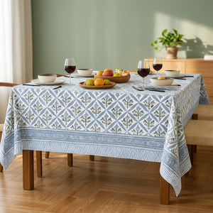 Nappe rectangulaire élégante en coton tricoté imprimé, motif floral, lavable, pour usage domestique, design bleu et blanc - Product Image 3