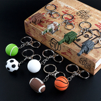 Usine directe en gros Silicone Gatling pistolet porte-clés PVC basket-ball 3D porte-clés sport en caoutchouc souple porte-clés