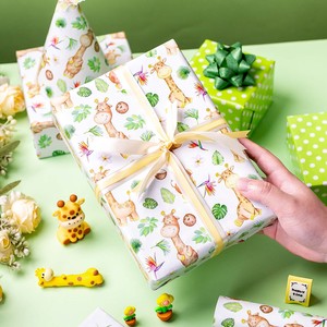 Giraffe And Tropical Leaves <b>Pattern</b> Gift Wrapping <b>Paper</b> Roll Double-Sided Art <b>Paper</b> For Crafting And Gift Packaging - Product Image 1