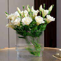 Siap untuk Dipajang: Tangkai Bunga Lisianthus Eustoma dengan Vas, Buket Buatan untuk Pajangan Toko Hadiah di Lobi Hotel
