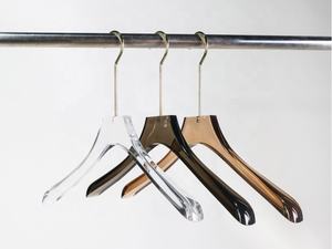 Nouveau magasin <span class=keywords><strong>de</strong></span> vêtements, support transparent en acrylique pour vêtements et pantalons avec crochet doré - Product Image 3