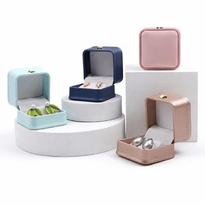 Caja de Lujo para Pendientes, Caja de Regalo de Joyería de Piel Sintética con Tapa Abatible Personalizada, Inserto de Terciopelo, Logotipo Estampado en Lámina para Empaque de Joyería de Marca OEM - Product Image 3