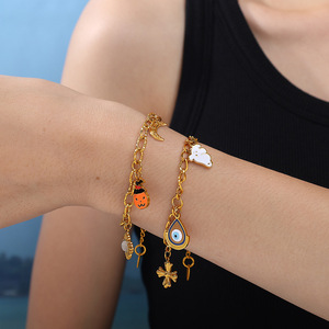 สร้อยข้อมือเสน่ห์ฮาโลวีน โลหะผสมสังกะสีชุบทอง จี้การ์ตูน เครื่องประดับสำหรับงานปาร์ตี้ของผู้หญิง - Product Image 4