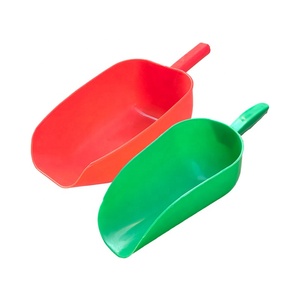 High Strength Durable Plastic Animal Feeders Bailer Liferaft Lifeboat Bailer Water Scoop Plastic Horse Feed Scoop 11.5x26x17.5cm - Product Image 2