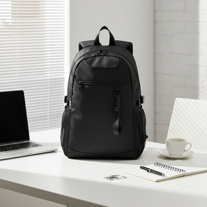 กระเป๋าออกกำลังกายโพลีเอสเตอร์กันน้ำอเนกประสงค์พิมพ์ลายตามสั่งปี 2026 กระเป๋าเป้สะพายหลังสำหรับกีฬามวยปล้ำพร้อมซิปปิด กระเป๋าเป้สะพายหลังใส่แล็ปท็อป - Product Image 1