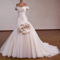 Gaun Pengantin Mermaid Elegan RSM261040 dengan Detail Sweetheart, Tali di Belakang, Ruffle, Bunga 3D, dan Aplikasi Draped Chapel untuk Ibu Pengantin