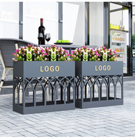 Rak Tanaman Pot Bunga dari Besi Logam dengan Logo Kustom Modern, Finishing Galvanis untuk Penggunaan Komersial di Lantai Pusat Perbelanjaan