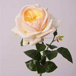 Centrotavola di Lusso con Rose e Buganvillea Magenta per Matrimoni, Utilizzabile per Coupon - Product Image 3