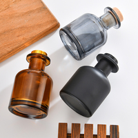 Bouteilles d'aromathérapie en verre coloré de 50 ml, 130 ml, 150 ml, 250 ml, rondes, diffuseurs de parfum avec bâtonnet et couvercle