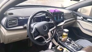 BYD Qin EV 2021 Edizione Viaggio 450KM, 4 Porte, 5 Posti, Trazione Anteriore, TPMS, CCS, Telecamera Posteriore, Auto Hold, <span class=keywords><strong>HAC</strong></span>, Auto Elettrica - Product Image 2