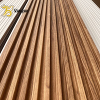 Revêtements muraux en PVC européens, panneaux à lamelles modernes, panneaux muraux en WPC cannelés pour villa, hôtel, panneaux muraux intérieurs imperméables et ignifuges