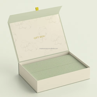 Boîte cadeau de luxe en carton rigide recyclé, forme livre, avec couvercle magnétique et logo personnalisé