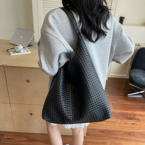 Sac en cuir tissé rétro 2026 Nouveau sac fourre-tout tendance multi-usages Sac à main de designer Loisirs Grande capacité Sac à bandoulière - Product Image 3