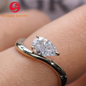 Anello Personalizzato in Oro Massiccio 14k 18k <span class=keywords><strong>D</strong></span> VVS Giallo Bianco Rosa Anello di Moda per Fidanzamento e Matrimonio con Moissanite Taglio a Pera per Donne - Product Image 3