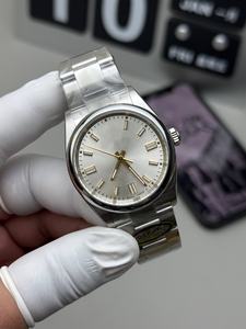 Montres mécaniques de haute qualité, design élégant, avec cadrans blancs et dorés - Product Image 3