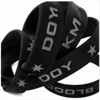 Production en série d'étiquettes en silicone personnalisées avec logo en relief, bracelets en caoutchouc souple pour le sport