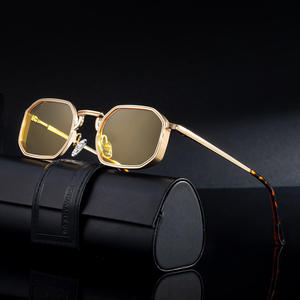 KSL-98347 Lunettes de soleil carrées en métal pour hommes, monture noire, protection UV400, classe 2, verres PC pour usage extérieur - Product Image 3