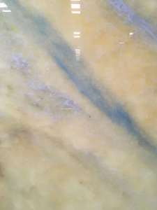 Lastra di Marmo Cristallino Dorato con Sfondo Scintillante e Inclusioni di Cristallo, OEM per Pareti di Lusso e Boutique di Gioielli - Product Image 4