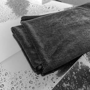 Serviette de lavage auto en microfibre tressée 600 GSM de haute qualité, en polyester, pour le detailing automobile, absorbante et torsadée - Product Image 6