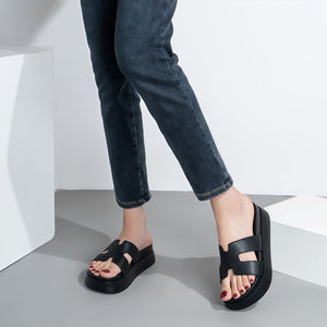 Pantoufles en cuir véritable pour femmes, style urbain tendance, dessus en cuir de vache (4,5 cm) - Product Image 1