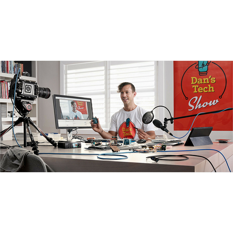 Blackmagic Web Presenter - Teranex Smart Panel LCD Screen