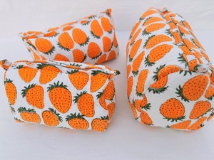 Bolsa de Aseo Acolchada de Algodón Hecha a Mano con Estampado de Bloques, Neceser de Viaje - Product Image 4