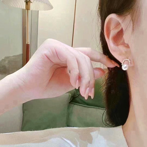 Boucles d'oreilles à clous tendance et élégantes en argent S925 avec perle ronde de 8-9 mm et support à ongles vide 21582 - Product Image 3