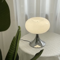 Lampe de table rétro en forme de champignon émeraude avec base chromée, protection oculaire pour chambre à coucher, lampe de bureau élégante en verre style Space Age