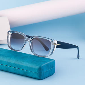 Gafas de sol retro estilo ojo de gato para mujer, montura rosa, protección UV400, material de PC, para fiestas y atuendos de moda. - Product Image 4