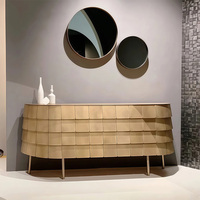 Buffet de luxe haut de gamme en acier inoxydable doré Meuble de table de contrôle d'entrée élégant en acier inoxydable doré pour l'entrée de la salle à manger