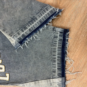 Pantalones Cortos de Mezclilla Holgados Personalizados con Apliques Bordados y Dobladillo Deshilachado para <span class=keywords><strong>Hombre</strong></span> - Product Image 4