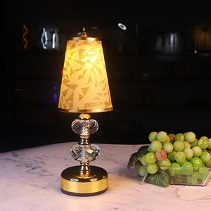 Lampe de bureau LED portable de luxe à piles avec fonction lumineuse, design moderne à abat-jour conique pour la maison et le bureau - Product Image 2