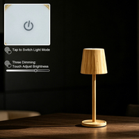 Lampe de table LED tactile sans fil en gros, cadre entièrement en bambou, rechargeable USB-C, intensité réglable, pour la maison, l'hôtel, le café, ou comme cadeau