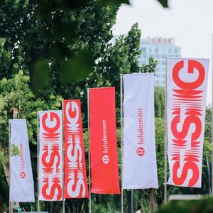 ธงขนนกโพลีเอสเตอร์ถักแบบกำหนดเองขายส่ง จัดส่งรวดเร็ว ธงโฆษณาภายนอกอาคารสองด้าน เสาธงไฟเบอร์กลาส คุณภาพสูง - Product Image 5