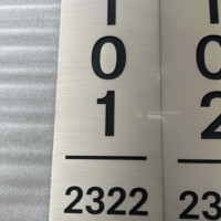 Plaques de numéros de chambre d'hôtel en acier inoxydable brossé argent/gris |   Signalétique d'hôtel intérieure personnalisable et écologique, garantie 3 ans