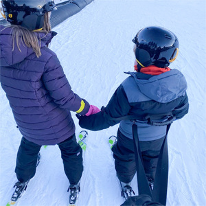 สายรัดนิรภัยสำหรับฝึกสกี ปรับความยาวได้ สายรัดไนลอน หัวเข็มขัดแบบเชื่อมต่อเร็ว ห่วงรูปตัว D อุปกรณ์ป้องกันการตก - Product Image 1