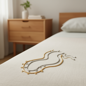 Collana con Ciondolo a Forma di Stella e Luna in Oro, Argento e Acciaio 46898 - Product Image 3