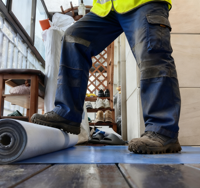 Feutre de sol en plastique moderne auto-adhésif professionnel à application facile pour la rénovation de carrelage et les travaux de peinture