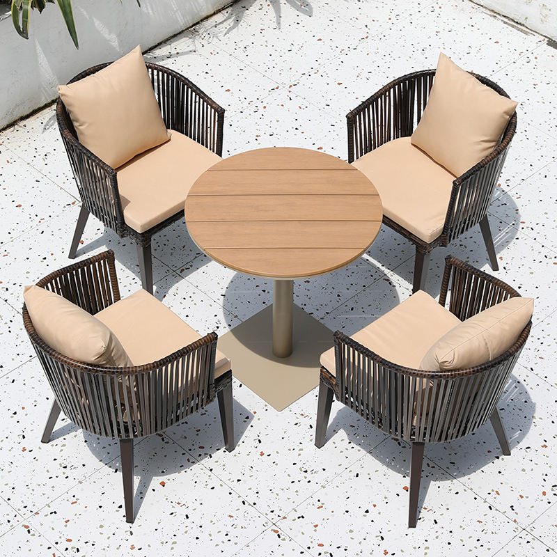 Table ronde en bois (sans chaise)