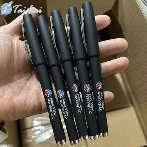 <span class=keywords><strong>Penna</strong></span> Promozionale <span class=keywords><strong>Nera</strong></span> con Inchiostro <span class=keywords><strong>Gel</strong></span> 0.5mm, Fusto Nero Personalizzabile con LOGO Stampato - Product Image 2