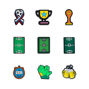 Vente en gros de breloques pour sabots croc sur le thème de la <span class=keywords><strong>Coupe</strong></span> <span class=keywords><strong>du</strong></span> <span class=keywords><strong>monde</strong></span> de football breloques pour chaussures personnalisées en PVC pour terrain de football - Product Image 2