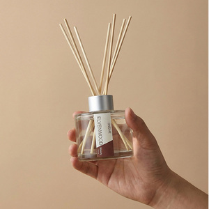 Diffuseur de parfum Woody Reed 100ml, senteur Fleur d'Oranger, Bois de Rose, Aquatique, apaisant, relaxant, air frais, longue durée, bouteille écologique, usage domestique - Product Image 4