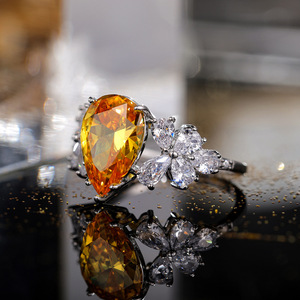 Bague en cristal en forme de poire pour femmes, élégante bague en forme de goutte d'eau, accessoires de fête quotidiens - Product Image 3
