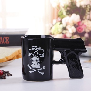 <span class=keywords><strong>Mug</strong></span> à café unique en céramique 3D noir avec poignée pistolet, 500 ml, en grès écologique, changeant de couleur, cadeau idéal pour le bureau - Product Image 4