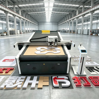 Machine de découpe numérique à plat CNC automatique haute précision pour stores alvéolaires, tapis et rideaux, avec table de découpe à rouleaux, modèle d'échantillon